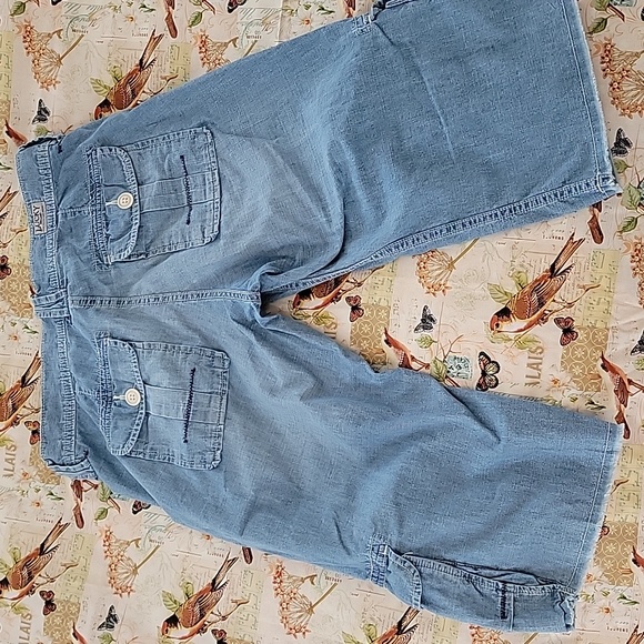 Lucky Brand Crop Jeans - Picture 2 of 3